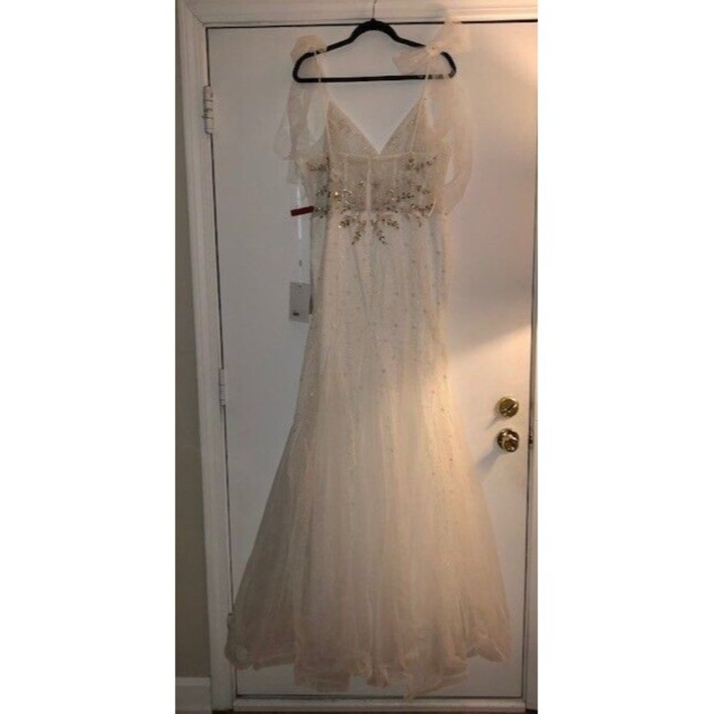 NWT $798 MAC DUGGAL WHITE EMBELLISHED SLEEVELESS BOW DETAIL GOWN STYLE 50666 - Picture 5 of 8